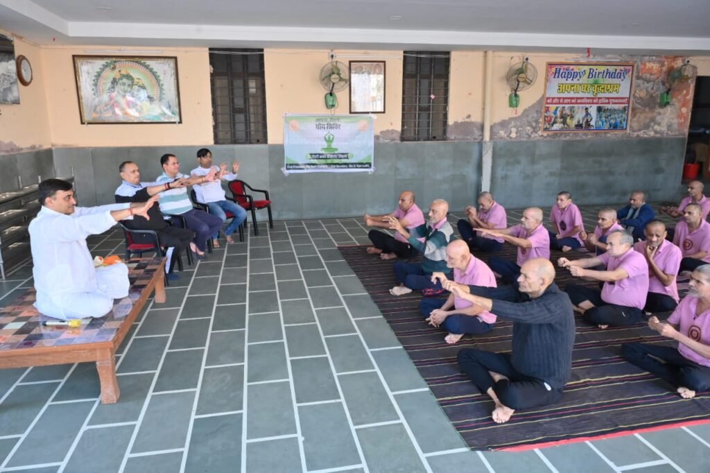 Bikaner : बीकानेर में रोटरी क्लब रॉयल्स का योग शिविर, 100 से अधिक वृद्धजन लाभान्वित