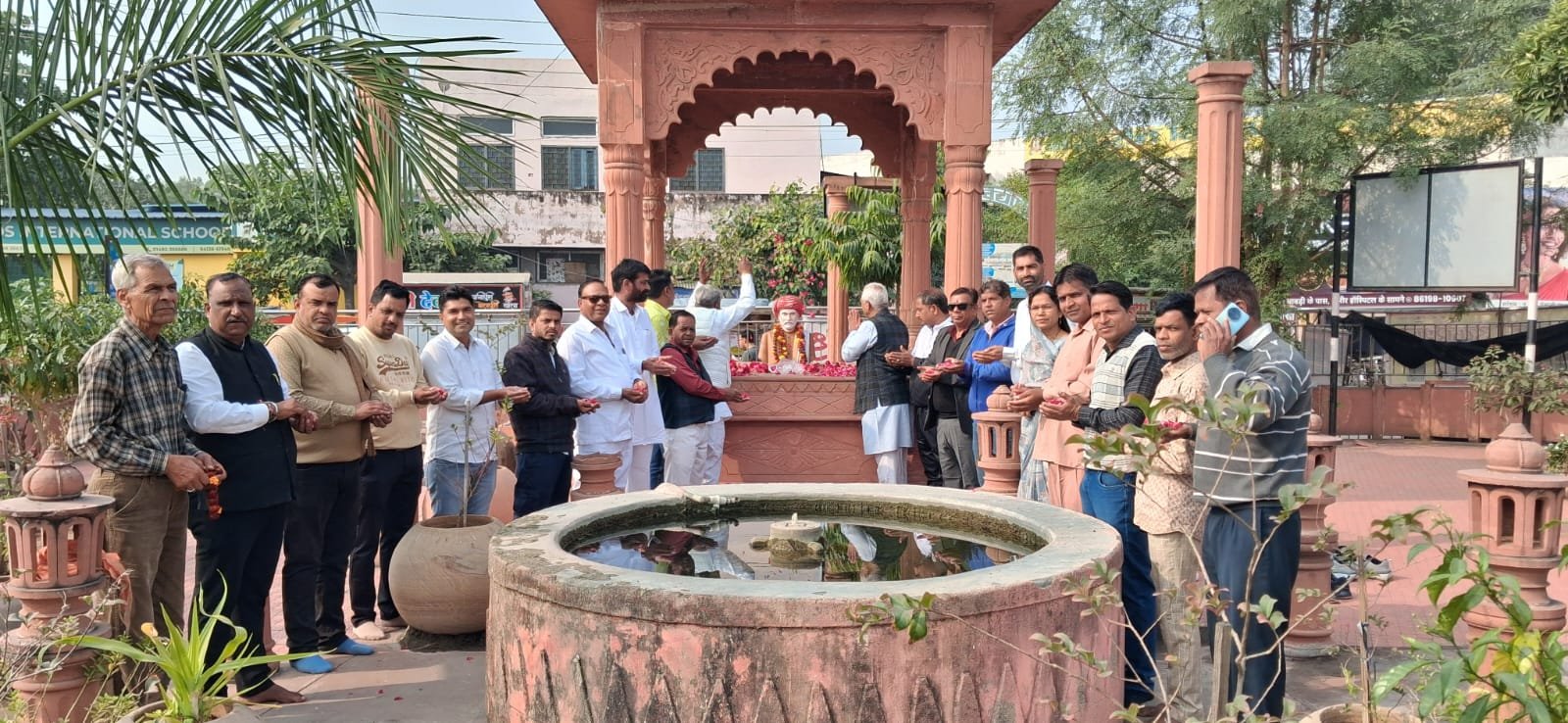 Bhilwara : माली समाज ने की महात्मा ज्योतिबा फूले की 135वीं पुण्यतिथि पर पुष्प अर्पित कर दी श्रद्धांजलि
