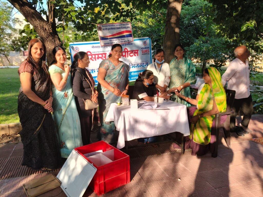 Bhilwara : महावीर इंटरनेशनल संकल्प व सिम्स हॉस्पिटल द्वारा निःशुल्क बीपी और शुगर जांच शिविर आयोजित