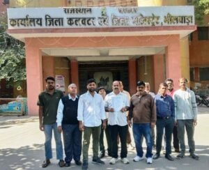 Bhilwara माण्डलगढ़ निजी बस एसोसिएशन ने जिला कलेक्टर, जिला पुलिस अधीक्षक को सौपा ज्ञापन, की कार्यवाही की मांग