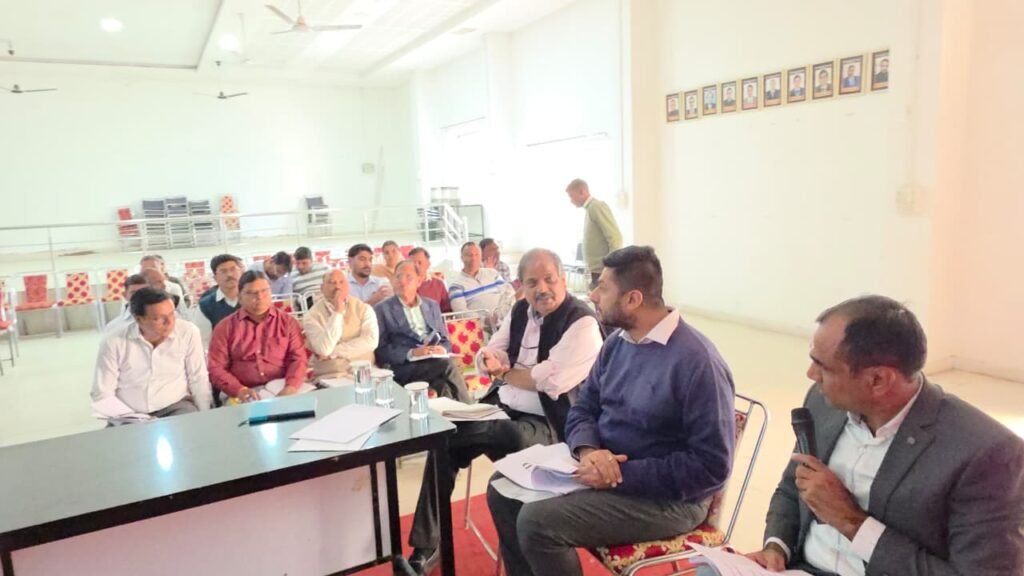 Bhilwara : जिला स्वास्थ्य समिति की बैठक आयोजित, जिला कलेक्टर ने दिये चिकित्सकों को आवश्यक निर्देश