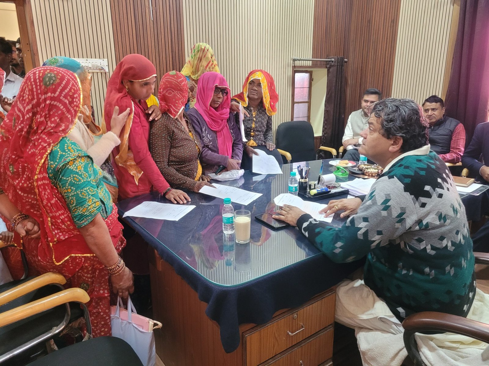 Bikaner : खाद्य एवं नागरिक आपूर्ति मंत्री ने की मैराथन जनसुनवाई, आमजन की समस्याओं के त्वरित निस्तारण के दिए निर्देश