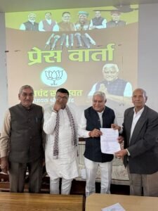 Shri dungargarh : विधायक ताराचंद सारस्वत को जन जागृति मंच के पदाधियो ने कोयला खनन शुरू करने का दिया ज्ञापन।