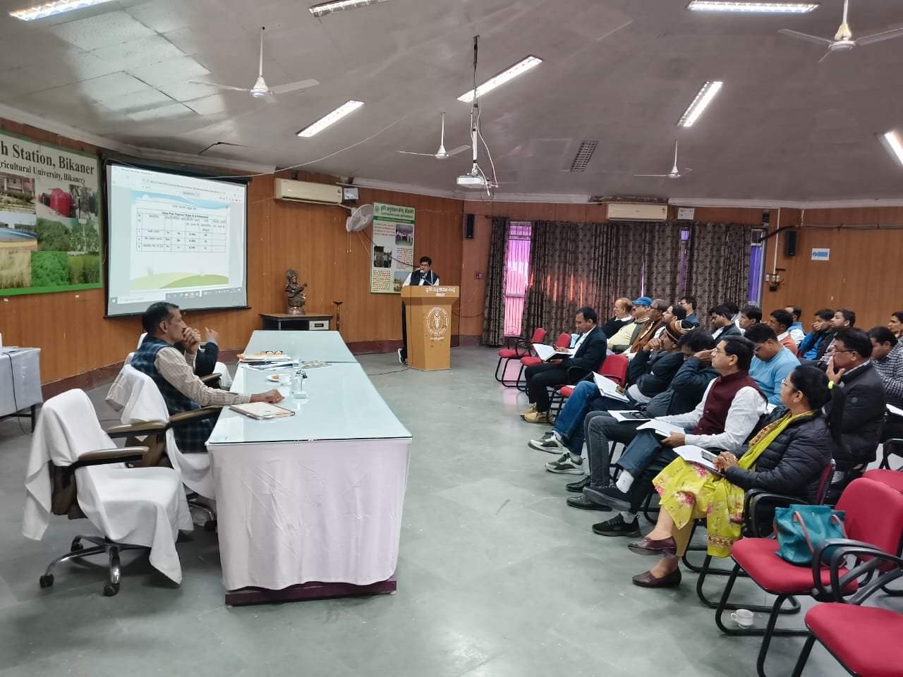 Bikaner : कृषि अधिकारियों की मासिक तकनीकी व खण्डीय समीक्षा बैठक आयोजित