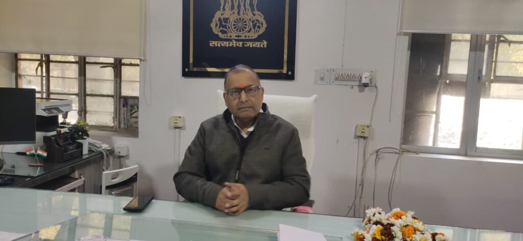 Bhilwara : डॉ. संजीव कुमार शर्मा ने संभाला सीएमएचओ का पदभार