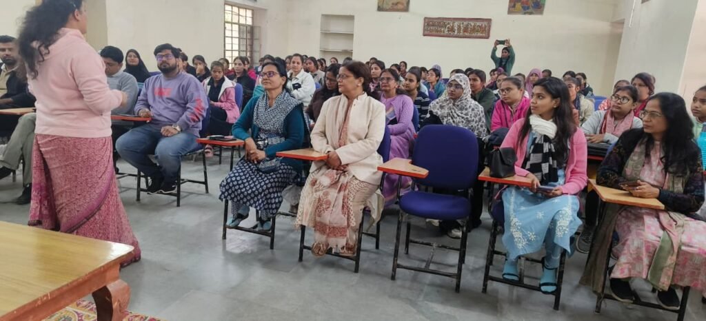 Bhilwara : कन्या महाविद्यालय में उद्यमिता एवं कौशल विकास कार्यक्रम का आयोजन