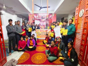 Bhilwara : सांगा बस्ती में सजेगा विराट हिंदू सम्मेलन का भव्य मंच, तैयारियों का शंखनाद, पोस्टर विमोचित