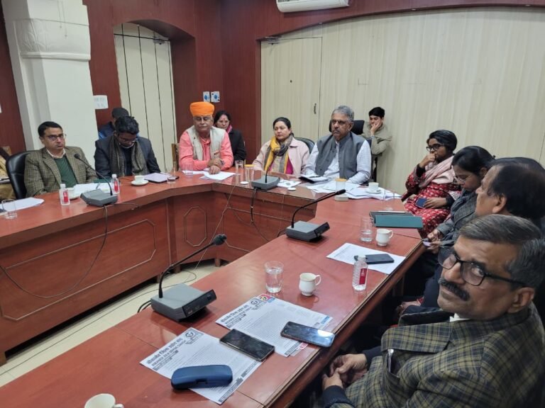 Bikaner : “प्रभारी मंत्री गजेंद्र सिंह खींवसर ने ली जिला स्तरीय समीक्षा बैठक, निर्माण कार्यों व योजनाओं की प्रगति जानी”