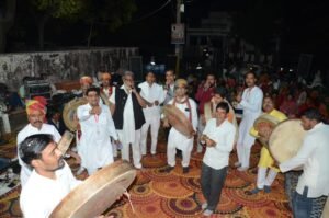 Bhilwara : श्री राम मण्डल सेवा संस्थान द्वारा फाल्गुन उत्सव की शुरुआत, फूलो के साथ खेली होली