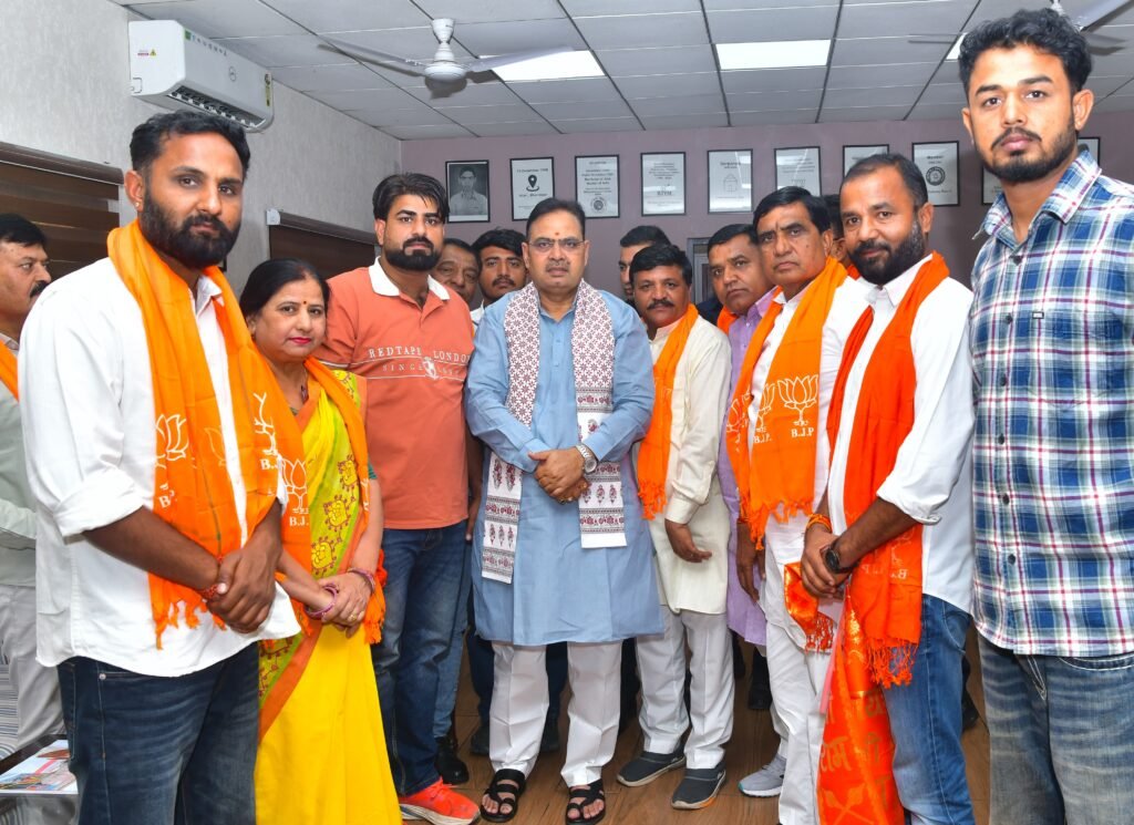 Jaipur : भारतीय सैन समाज का एक प्रतिनिधि मंडल मुख्यमंत्री आवास पर मुख्यमंत्री भजनलाल शर्मा जी से मिला