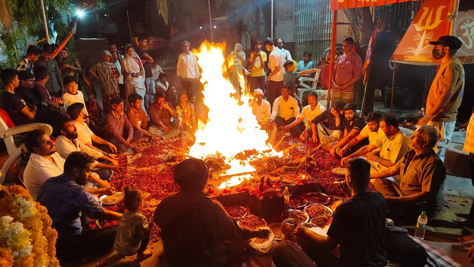 Bhilwara : पंचमुखी मोक्षधाम के मसानिया भैरुनाथ मंदिर में लाल मिर्च का हवन, उमड़ी श्रद्धालुओं की भारी भीड़