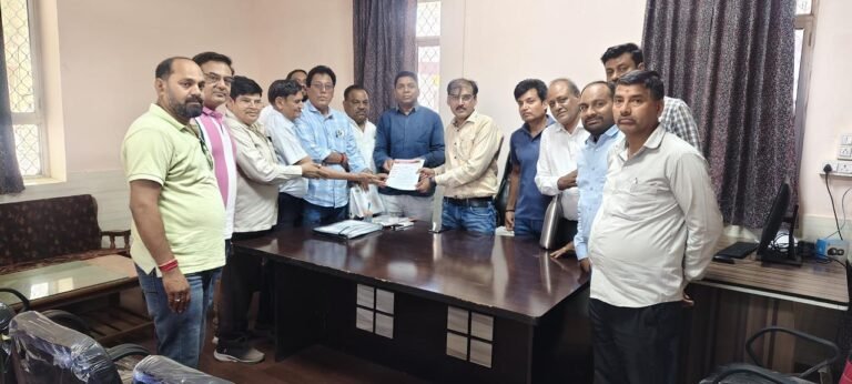 भीलवाड़ा में खाद-बीज विक्रेताओं का महाबंद, 12 सूत्रीय मांगों को लेकर प्रधानमंत्री के नाम सौंपा ज्ञापन