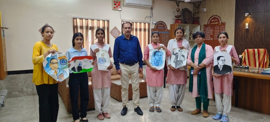 Bhilwara : कन्या महाविद्यालय में आयोजित हुई ‘संविधान एवं अंबेडकर’’ विषय पर पेंटिंग प्रतियोगिता