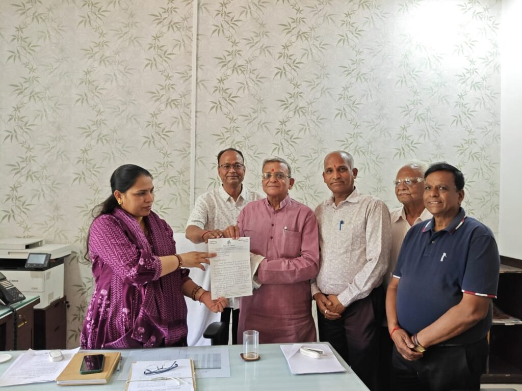 Bhilwara : पीएफए ने की गाय को राष्ट्रमाता का दर्जा देने की मांग, सौपा राष्ट्रपति के नाम ज्ञापन 