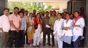 Bhilwara : एमजी चिकित्सालय में वेतन विवाद को मिला विराम अधीक्षक डॉ. अरुण गोड़ ने मानवीय दृष्टिकोण से किया समाधान