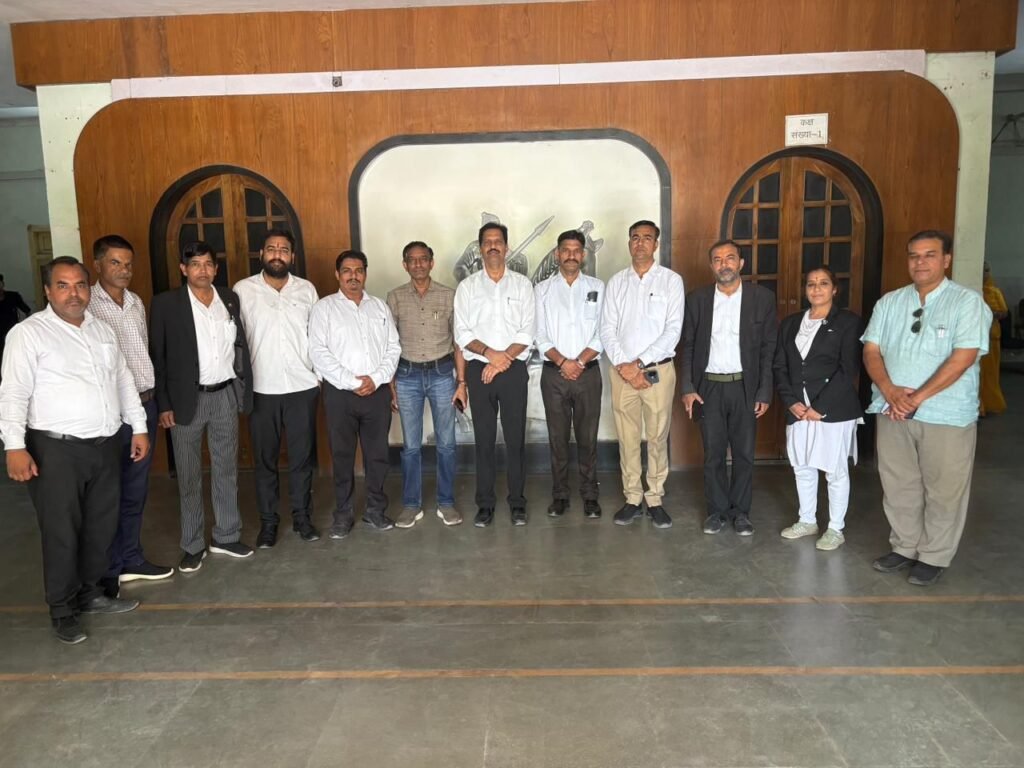 Bhilwara : जिला अभिभाषक संस्था ने अधिवक्ता कॉलोनी तथा पार्किंग समस्या के समाधान की उठाई मांग, सौंपा ज्ञापन