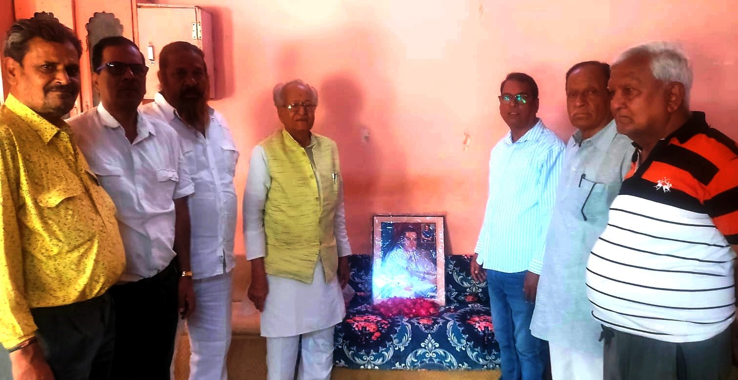 Bhilwara : ऑल इंडिया राजीव गांधी बिग्रेड द्वारा राजीव गांधी की पुण्यतिथि पर श्रद्धांजलि कार्यक्रम आयोजित