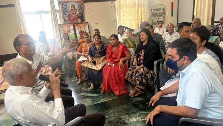 Bhilwara : भाविप विवेकानंद शाखा के शिविर में जोड़ों के दर्द से परेशान सैकड़ों नागरिकों ने लिया स्वास्थ्य लाभ