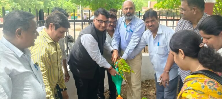 Bikaner : वंदे गंगा, जल संरक्षण जन अभियान : जिला कलेक्टर ने किया पौधारोपण