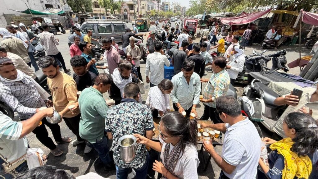 Bhilwara : मुस्कान फाउंडेशन ने भीषण नौतपा में शहर वासियों को पिलाया 8000 लीटर केरी का पानी