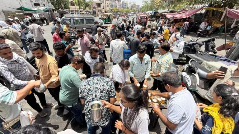 Bhilwara : मुस्कान फाउंडेशन ने भीषण नौतपा में शहर वासियों को पिलाया 8000 लीटर केरी का पानी