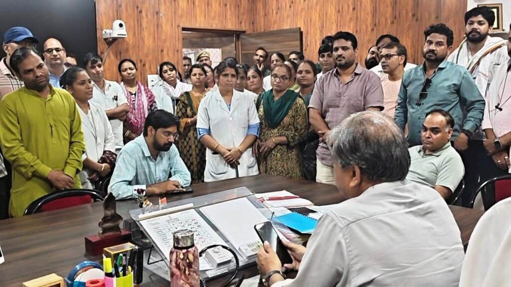 Bhilwara : विलोपित नर्सेज का वेतन अटका, एमजीएच में फूटा आक्रोश, नर्सिंग अधीक्षक और पीएमओ का घेराव